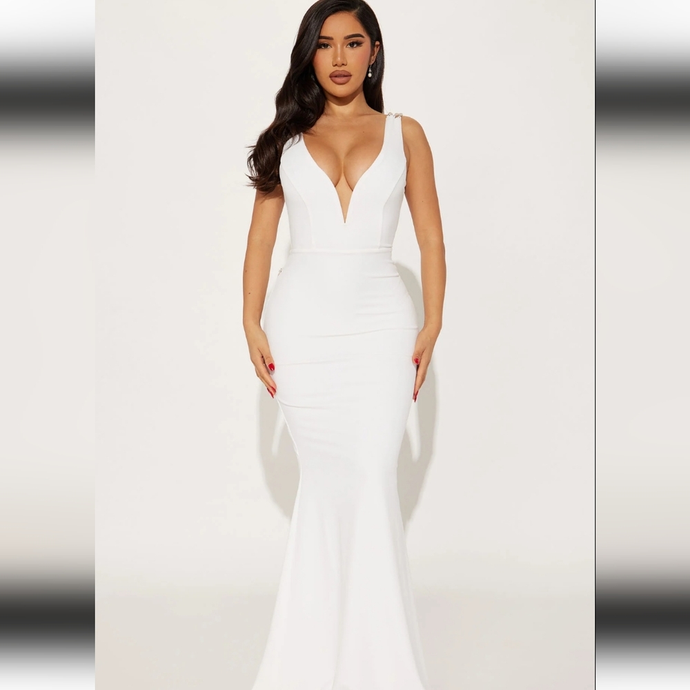Perla Backless White Gown - NWT!
